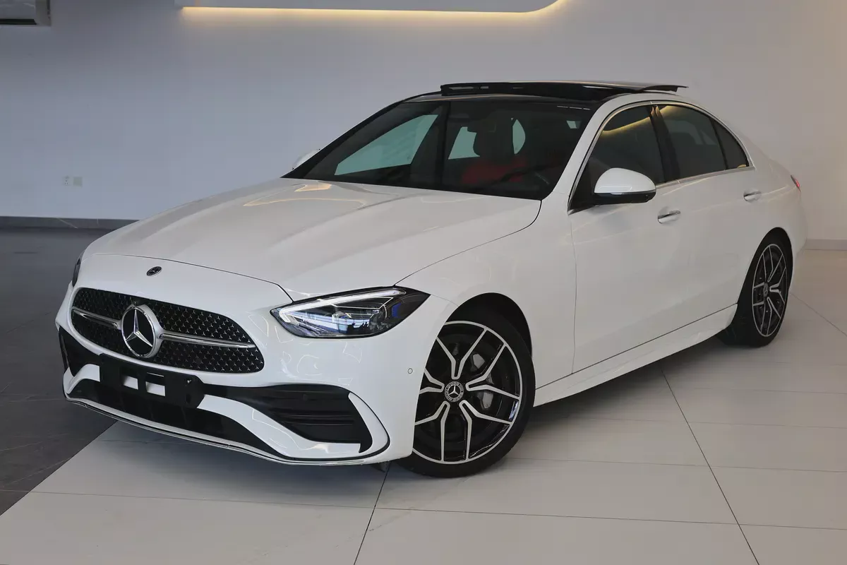 Pristine 2023 Mercedes-Benz C200 | GCC Specs | Low Mileage
