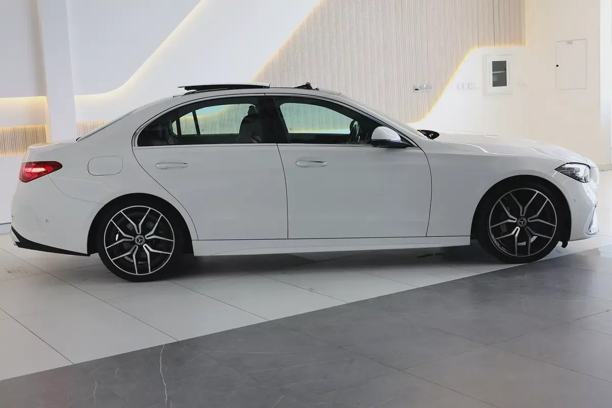Pristine 2023 Mercedes-Benz C200 | GCC Specs | Low Mileage-3-3