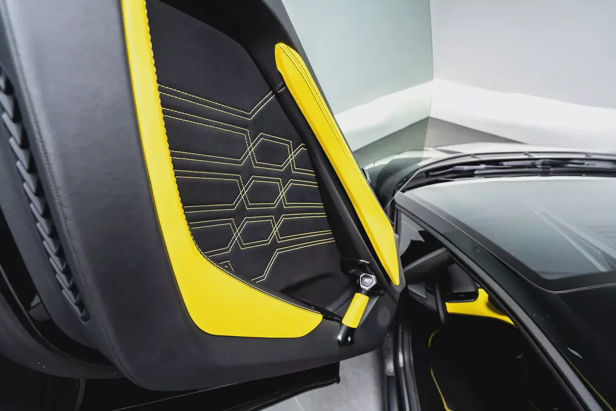 Lamborghini Revuelto 2024 GCC Specs | 1001 HP V12 Hybrid | Brand New-12-12