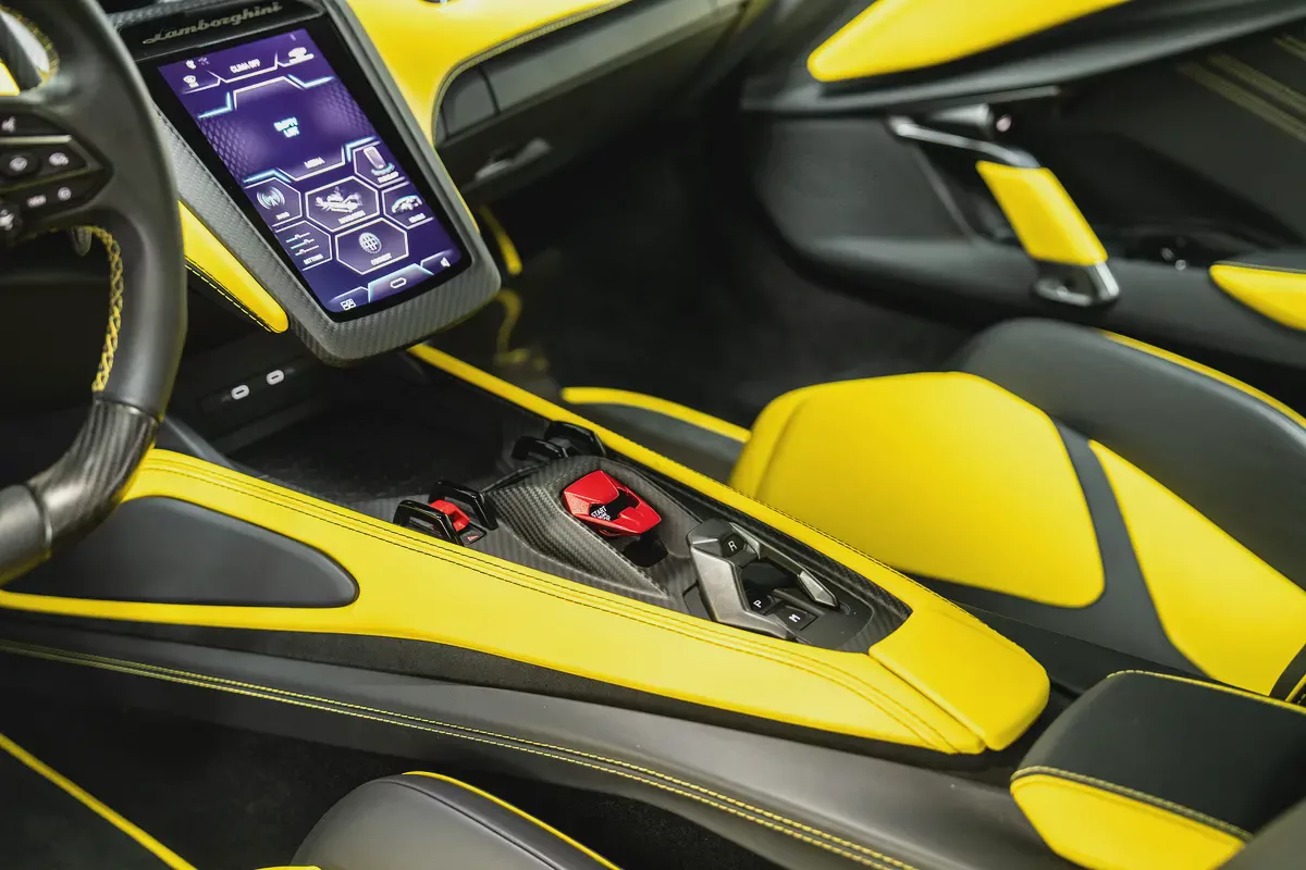 Lamborghini Revuelto 2024 GCC Specs | 1001 HP V12 Hybrid | Brand New-15-15