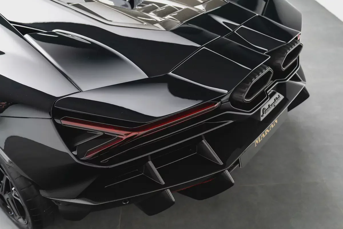 Lamborghini Revuelto 2024 GCC Specs | 1001 HP V12 Hybrid | Brand New-4-4