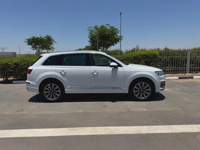 Audi Q7 45 TFSI Quattro 2017 | GCC Specs | Well Maintained-3
