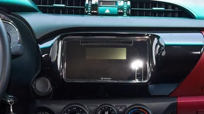 Toyota Hilux SGLX HILUX 2.7L AT-11