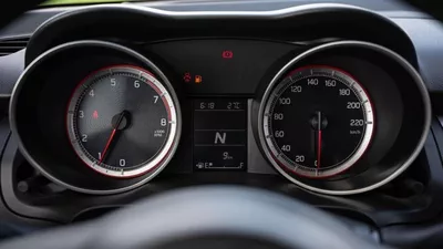 Suzuki Swift GLX 1.2P AT MY2024-15