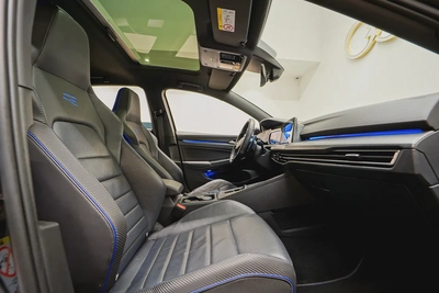 AED 2115 PM | VW GOLF R 2023 | FULL AGENCY SERVICE HISTORY | 1 YEAR WARRANTY | GCC-8