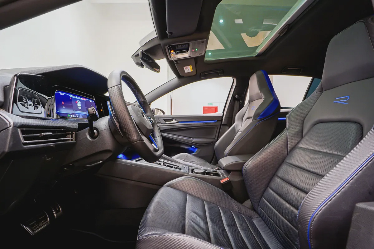 AED 2115 PM | VW GOLF R 2023 | FULL AGENCY SERVICE HISTORY | 1 YEAR WARRANTY | GCC-5-5