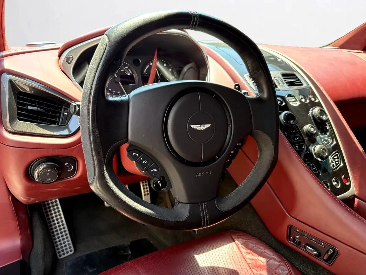 ASTON MARTIN VANQUISH | V12 | 2014 | GCC SPECS-8-8