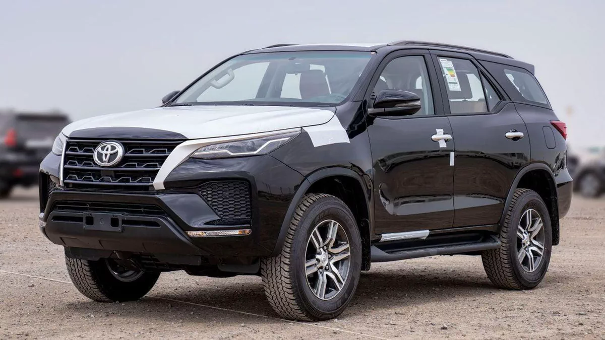 Toyota Fortuner EXR Toyota Fortuner 2.7L Petrol 4X4 MY2025-9-0