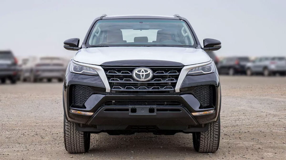 Toyota Fortuner EXR Toyota Fortuner 2.7L Petrol 4X4 MY2025-10-0