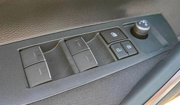 Toyota Corolla COROLLA 1.6L MED OPTION 2023