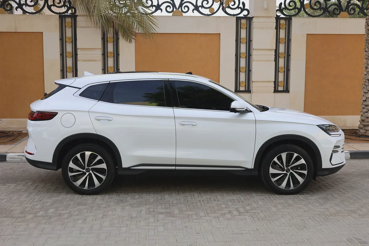 YD SONG PLUS PREMIUBM - 6YRS WARRANTY / 45,000 KM SERVICE - 8YRS BATTERY WARRANTY - GCC SPECS --8-8