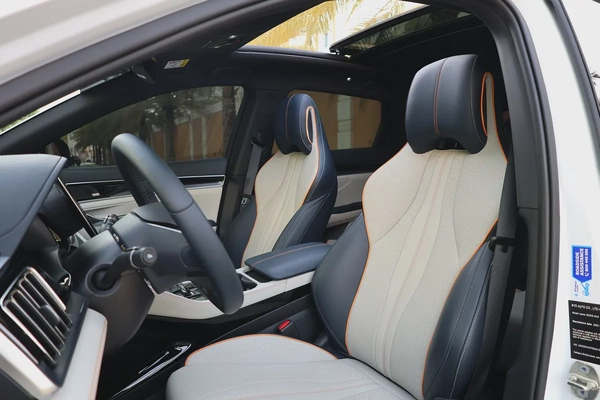 YD SONG PLUS PREMIUBM - 6YRS WARRANTY / 45,000 KM SERVICE - 8YRS BATTERY WARRANTY - GCC SPECS -