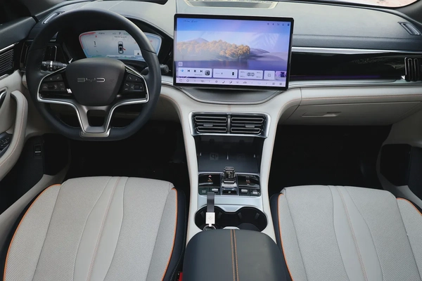 YD SONG PLUS PREMIUBM - 6YRS WARRANTY / 45,000 KM SERVICE - 8YRS BATTERY WARRANTY - GCC SPECS -