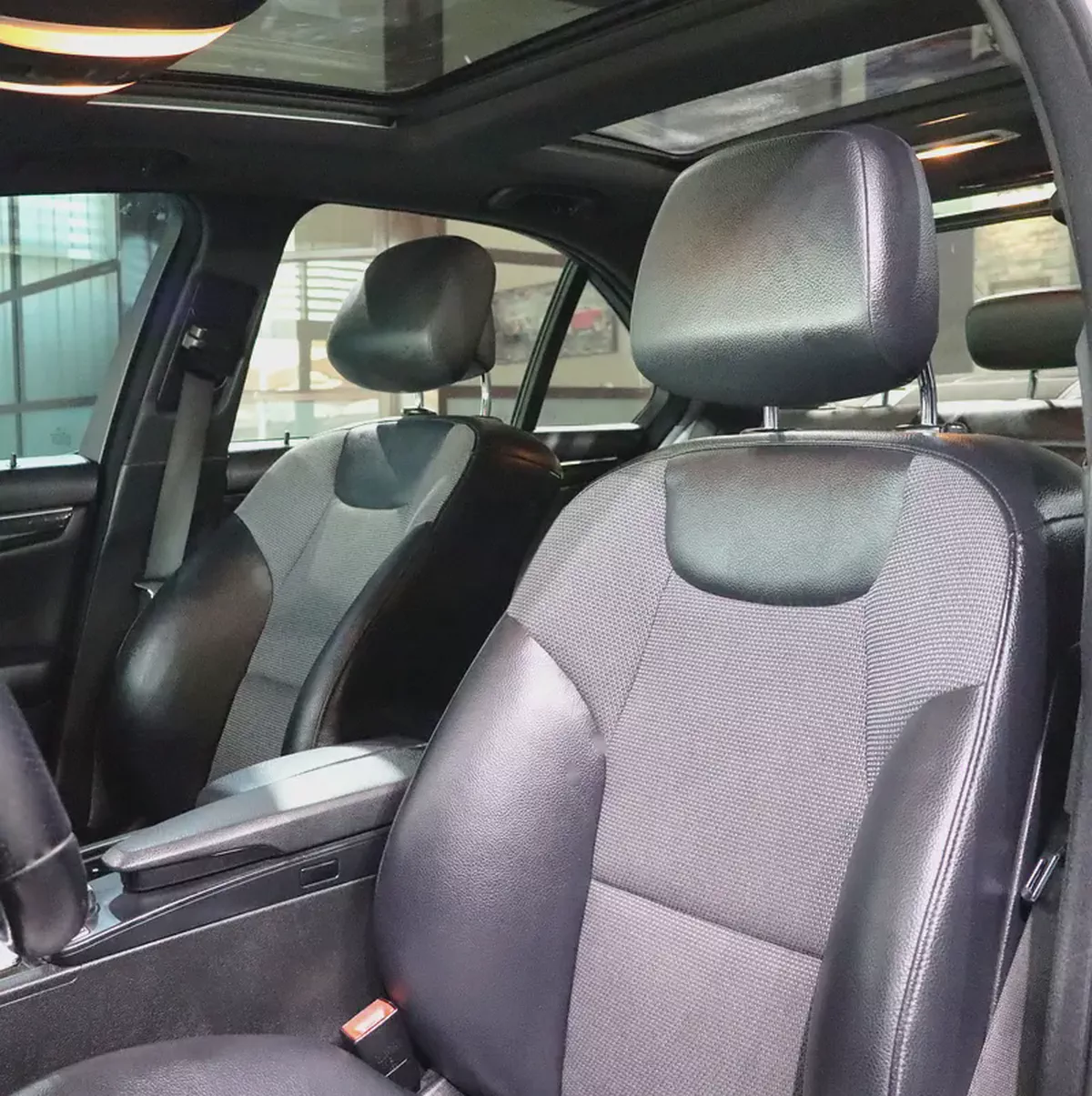 AMG Kit . Blue Efficiency . Full Option . GCC Specs . Excellent Condition-12-12