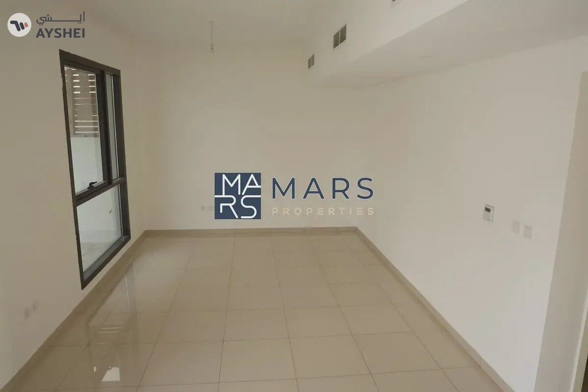 Stunning Home with Modern Features– Your Dream Awaits!-12-12