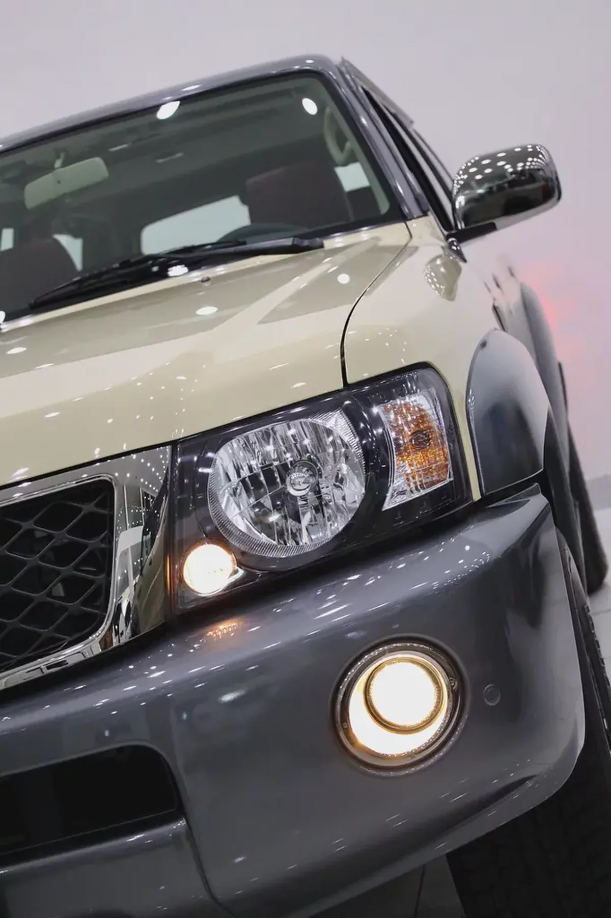 NISSAN PATROL SUPER SAFARI GCC LEGEND EDITION - VTC 4800 - FULLY LOADED IN SPECIAL SAND BEIGE-4-4