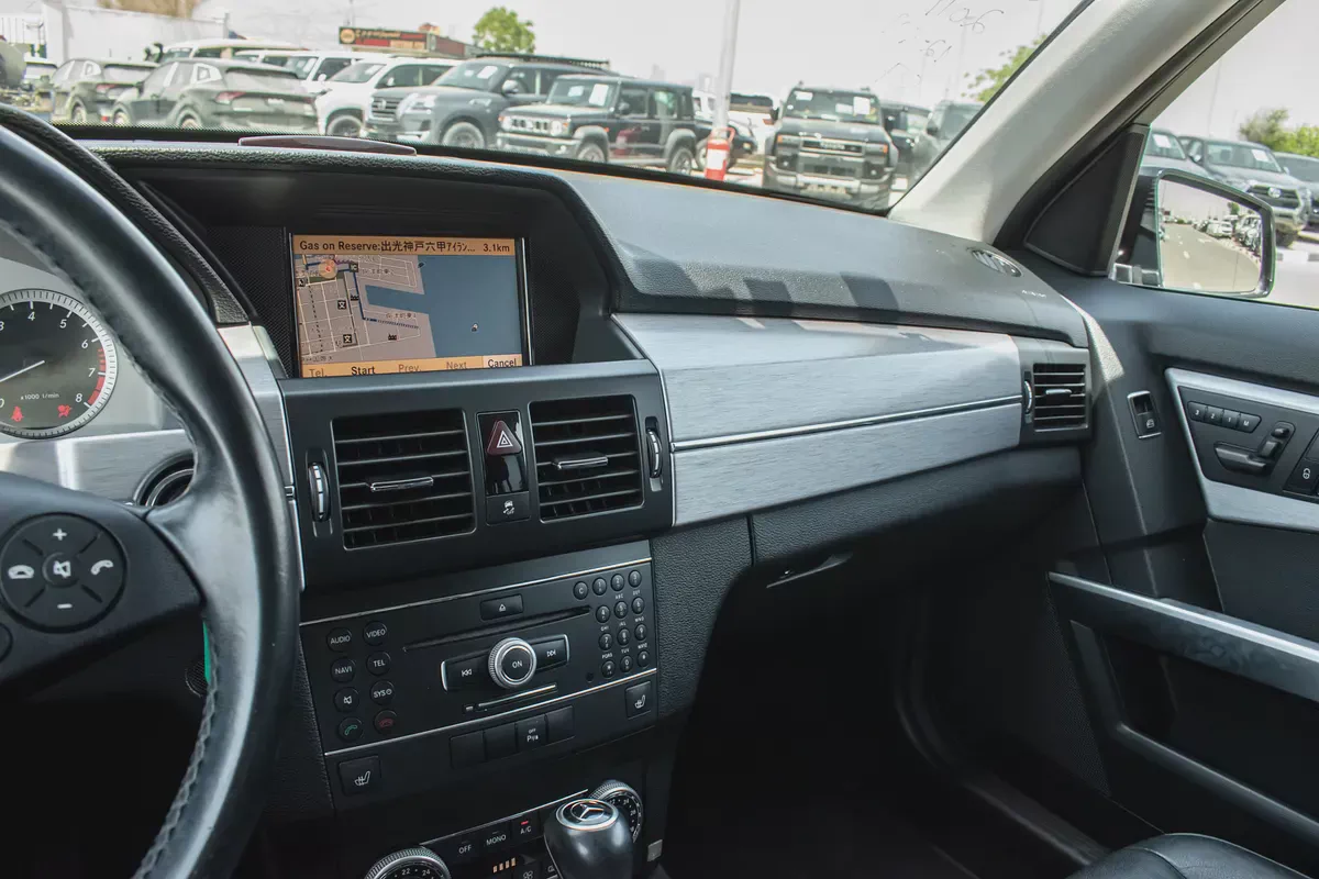 2011 - BENZ GLK300 - IMMACULATE CONDITION - ONLY 92,000 KM DONE-12-12