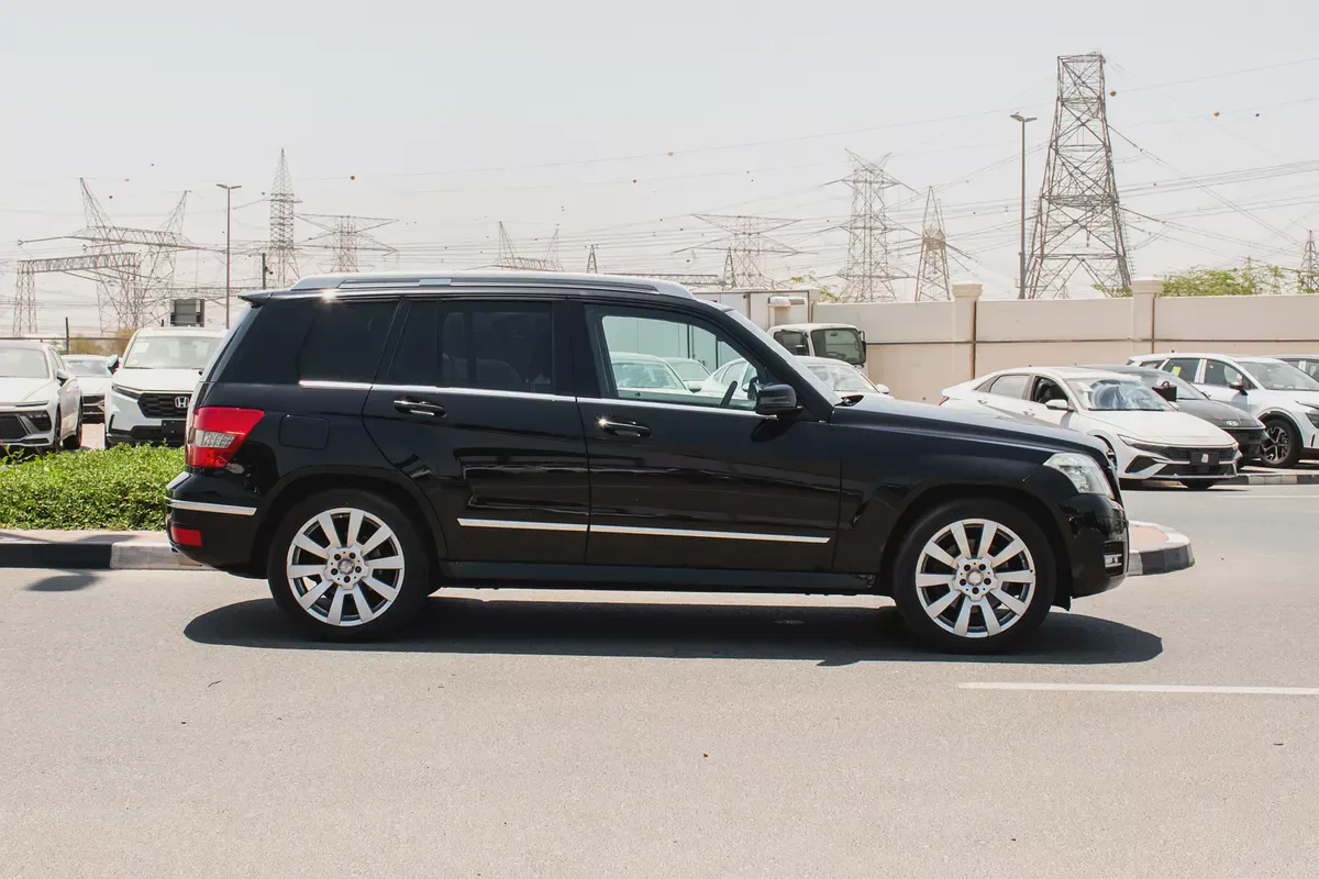 2011 - BENZ GLK300 - IMMACULATE CONDITION - ONLY 92,000 KM DONE-3-3