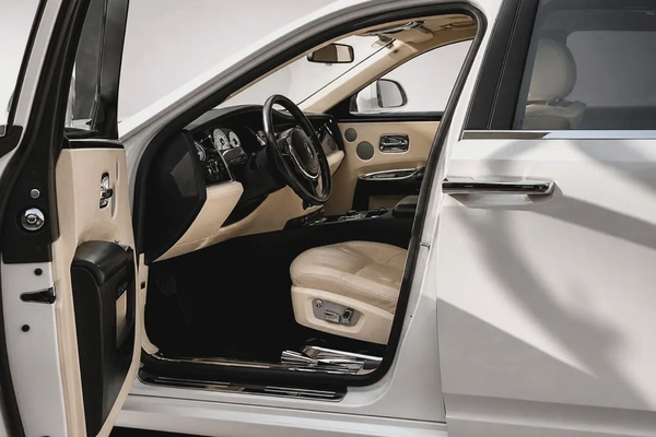 Rolls-Royce Ghost V12 6.6 – 2014 - GCC – 1 Owner