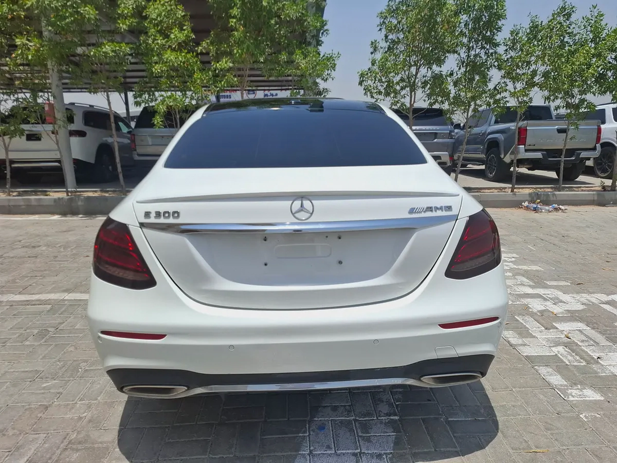 2017 Mercedes-Benz E-Class E 300 | Premium Package | Luxury Sedan-4-4