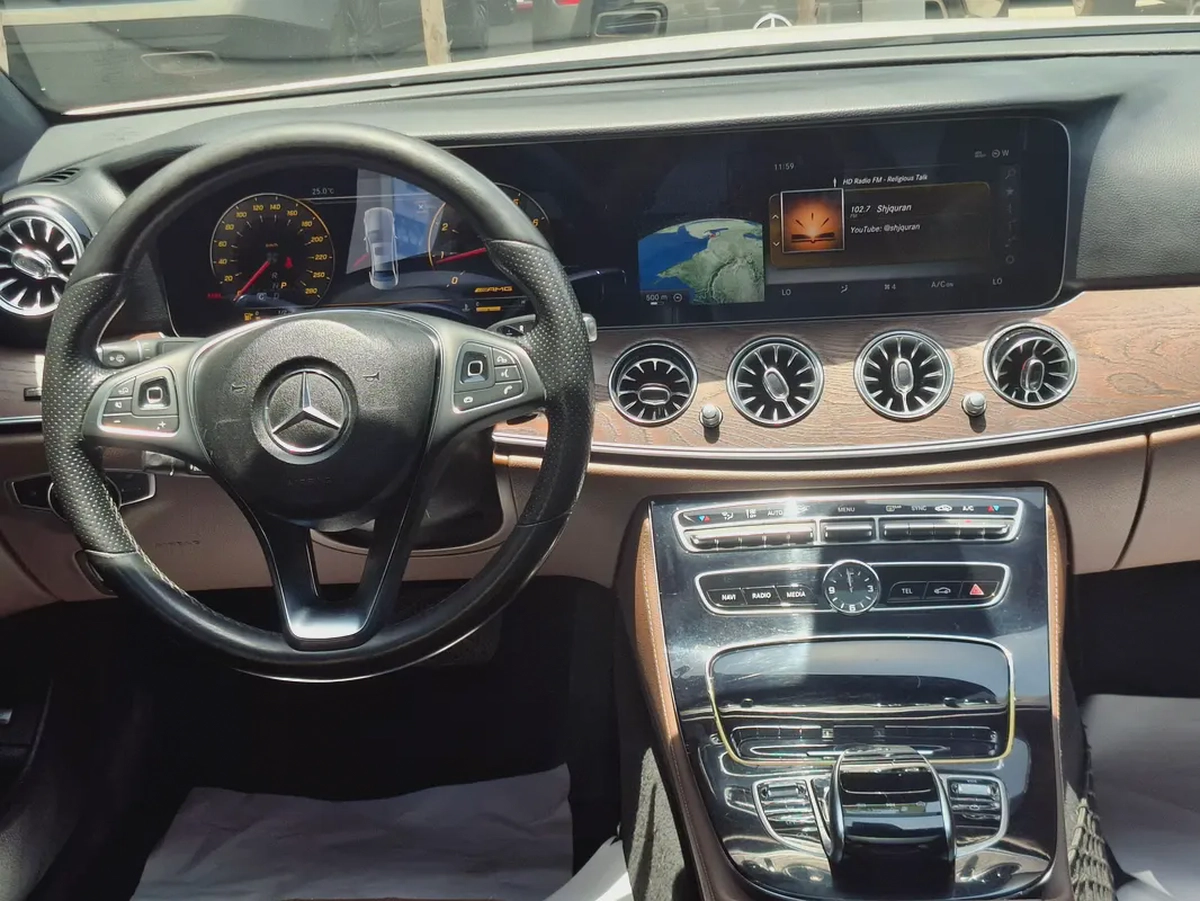 2017 Mercedes-Benz E-Class E 300 | Premium Package | Luxury Sedan-8-8