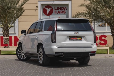 Cadillac Escalade-3