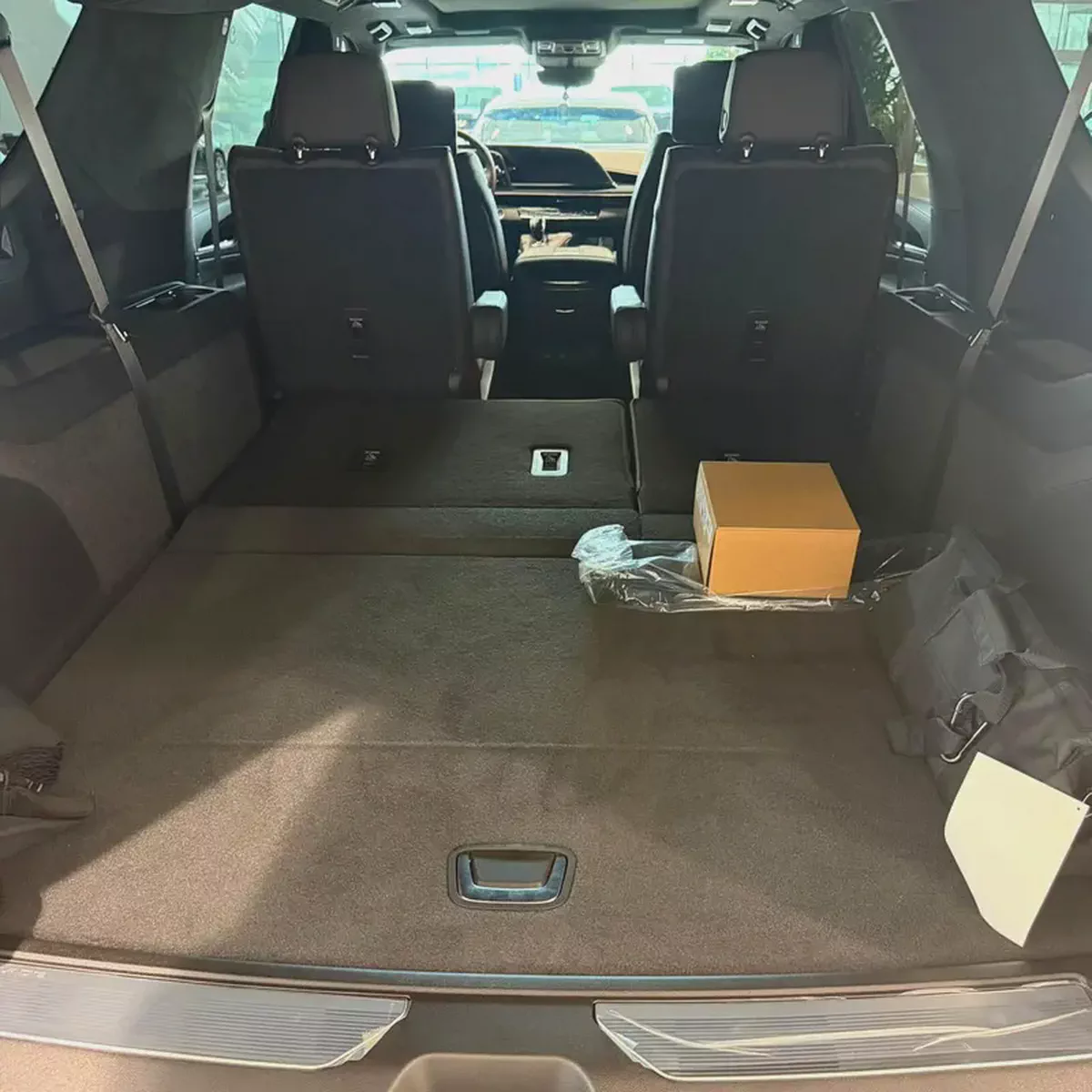2024 Cadillac Escalade V - GCC Specs - Brand New-10-10
