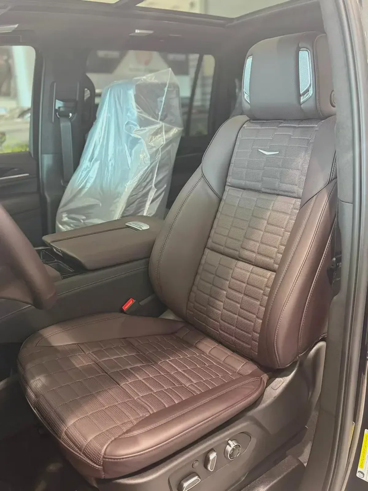 2024 Cadillac Escalade V - GCC Specs - Brand New-6-6