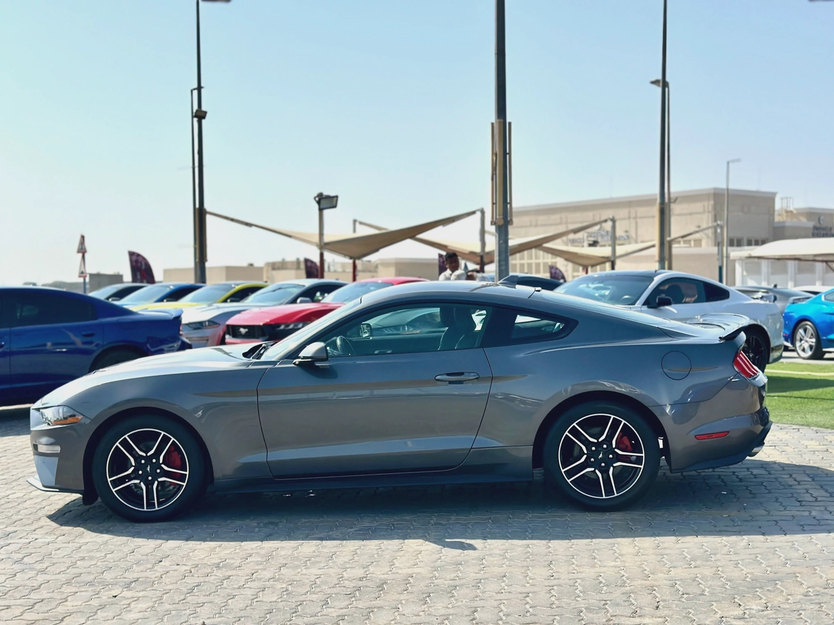 2022 Ford Mustang Ecoboost-4-4