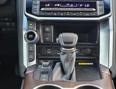 Toyota Land Cruiser VX TOYOTA LANDCRUISER LC300 VX TWIN TURBO || RADAR | JBL,BIG DVD, REAR ENTERTAINMENT | DIESEL AT 3.3L V-20