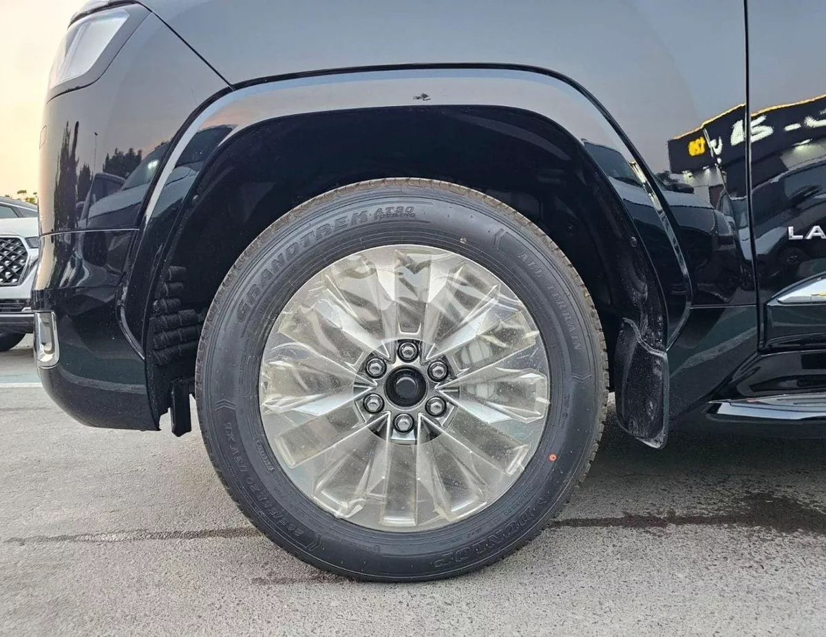 Toyota Land Cruiser VX TOYOTA LANDCRUISER LC300 VX TWIN TURBO || RADAR | JBL,BIG DVD, REAR ENTERTAINMENT | DIESEL AT 3.3L V-11-0