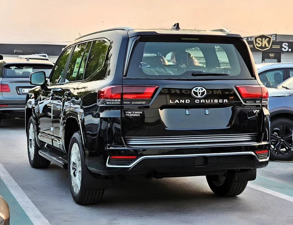 Toyota Land Cruiser VX TOYOTA LANDCRUISER LC300 VX TWIN TURBO || RADAR | JBL,BIG DVD, REAR ENTERTAINMENT | DIESEL AT 3.3L V-3-0