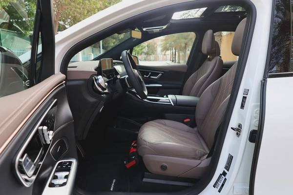 Mercedes-Benz EQE 350 4MATIC 2024 -500km- GCC Specs - Pristine Condition