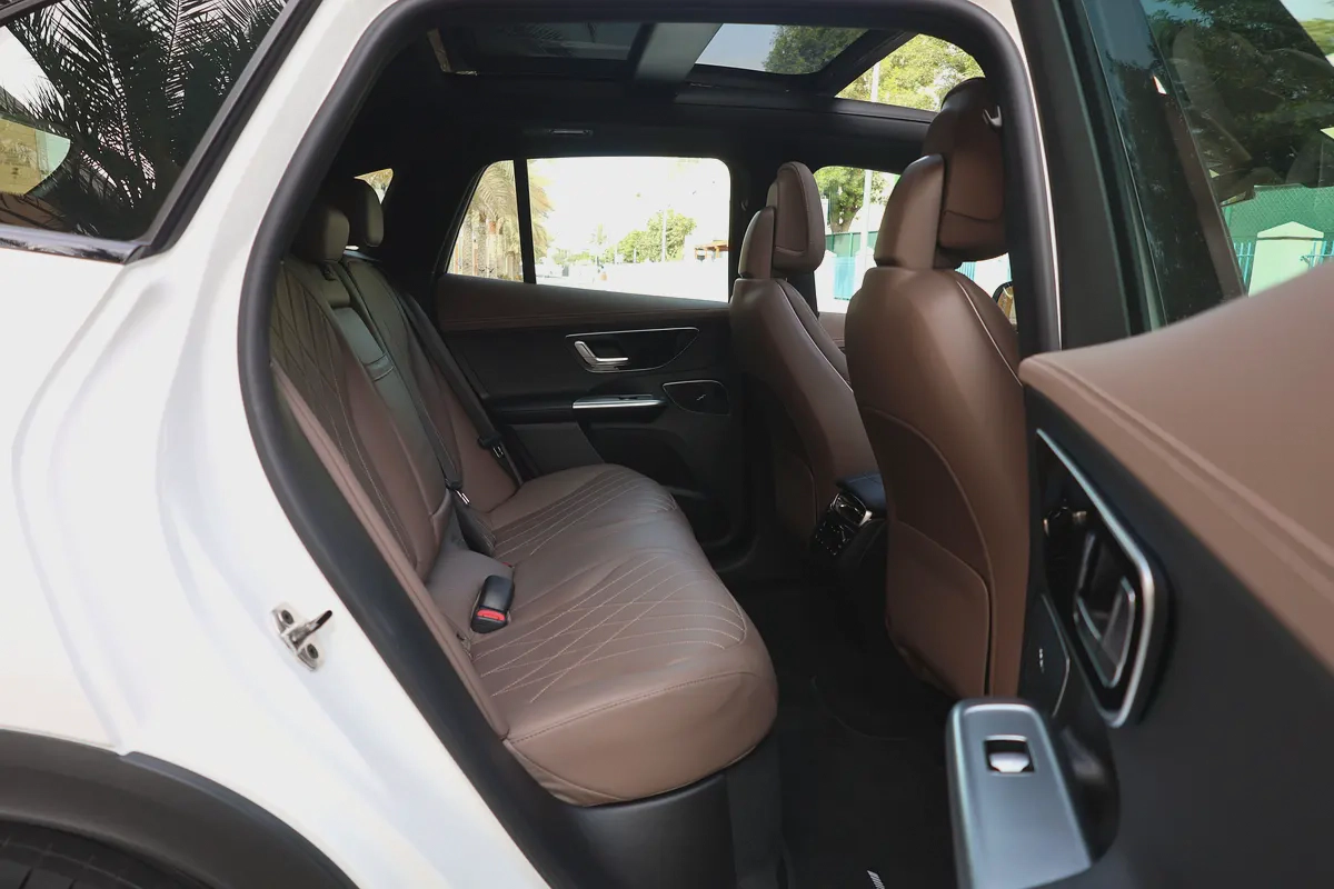 Mercedes-Benz EQE 350 4MATIC 2024 -500km- GCC Specs - Pristine Condition-19-19