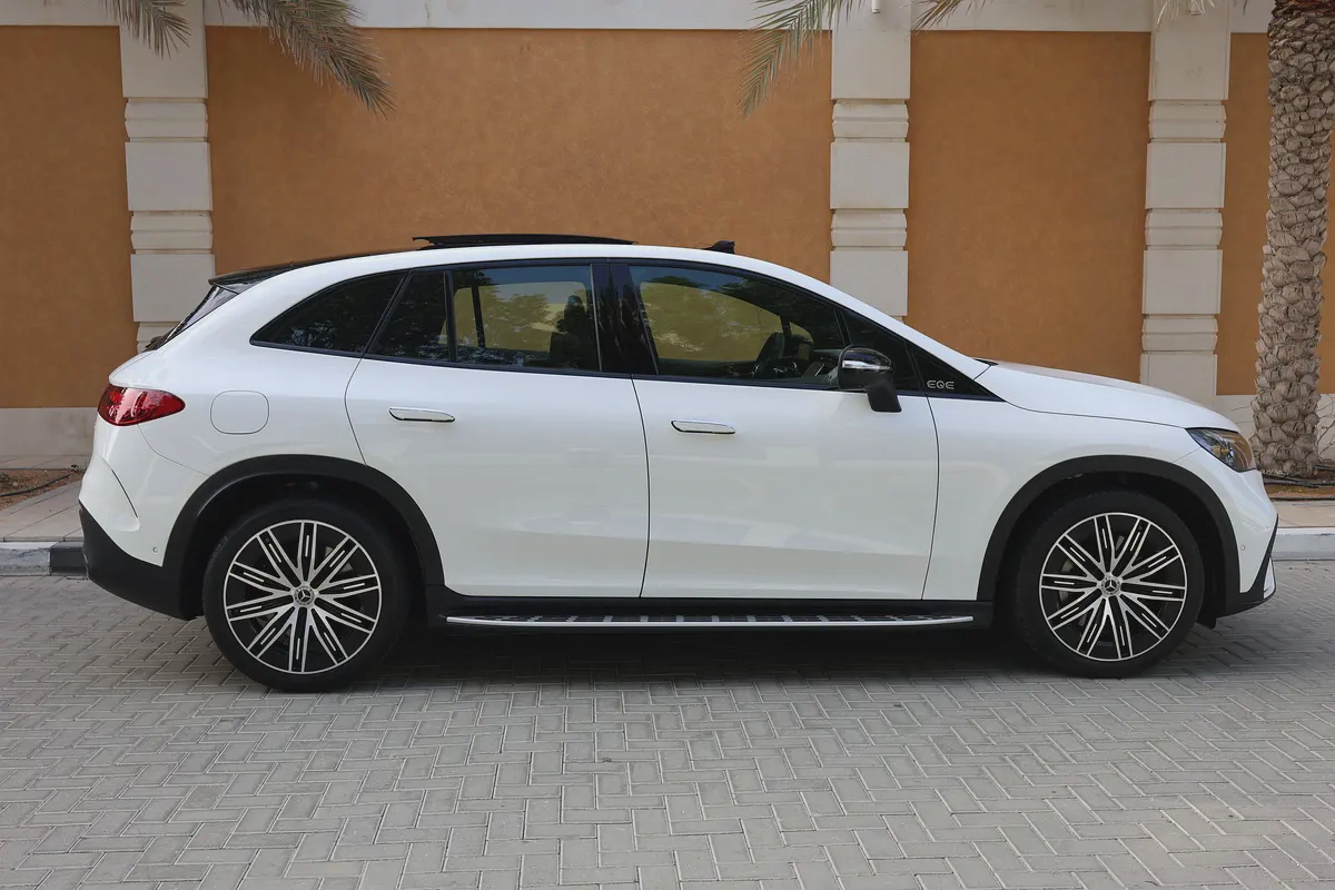 Mercedes-Benz EQE 350 4MATIC 2024 -500km- GCC Specs - Pristine Condition-6-6
