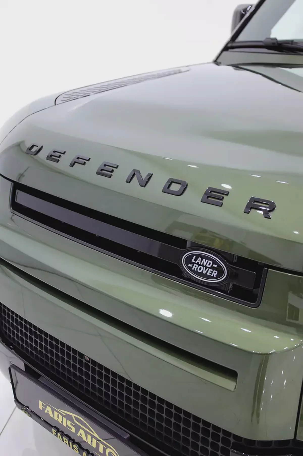 BRAND NEW DEFENDER 90 - P300 - SPECIAL WOOLSTONE GREEN-11-11