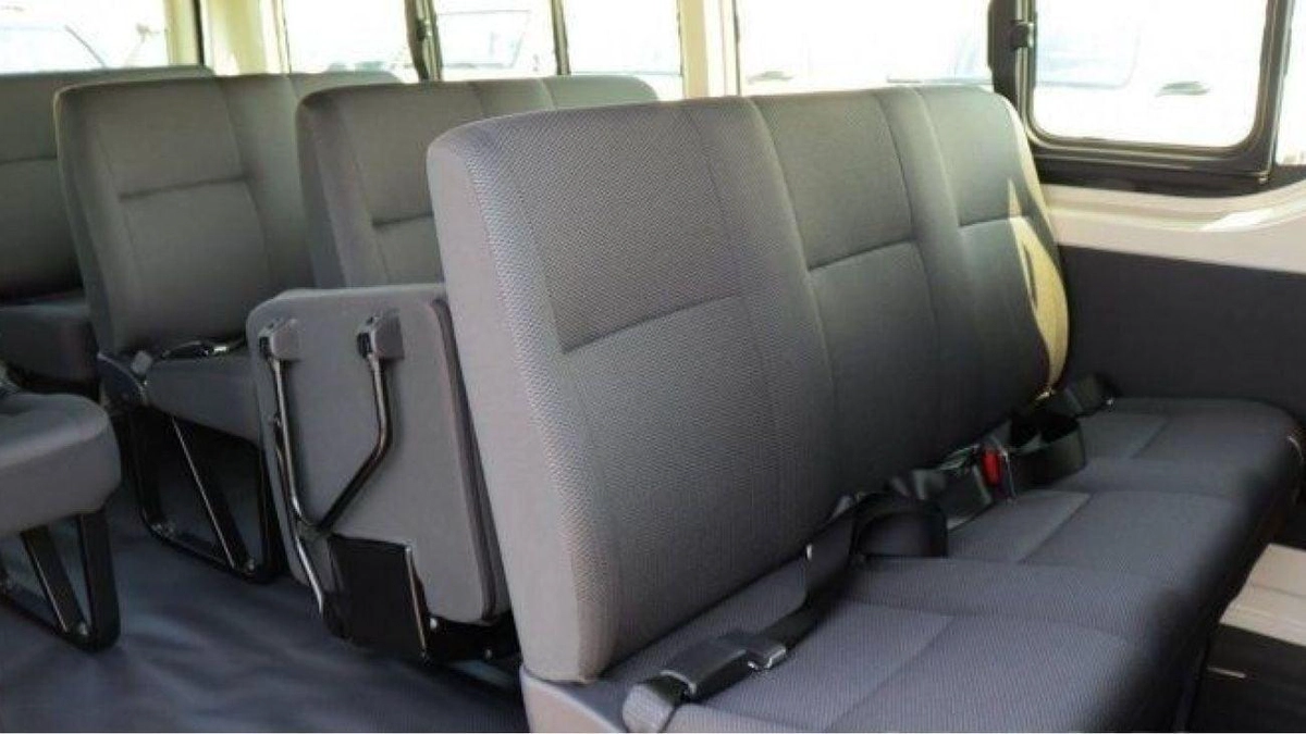 Toyota Hiace DLS - STD ROOF Toyota hiace 2.5L MY2025 diesel standard roof for export only-7-0