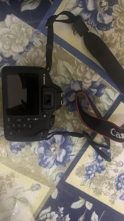canon eos 2000d-1