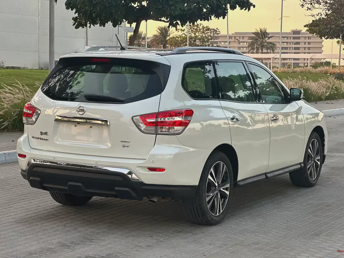 Nissan Pathfinder SV 2019 - GCC Specs - Perfect Family SUV-4-4