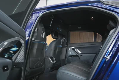 2024 - BMW i7 - Perfect inside and out for 366,000.00 AED-10