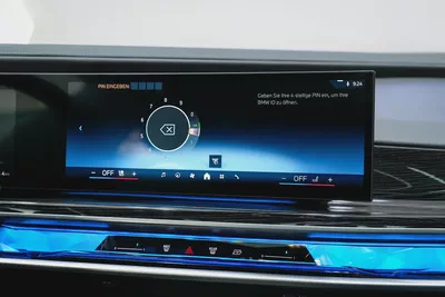 2024 - BMW i7 - Perfect inside and out for 366,000.00 AED-17