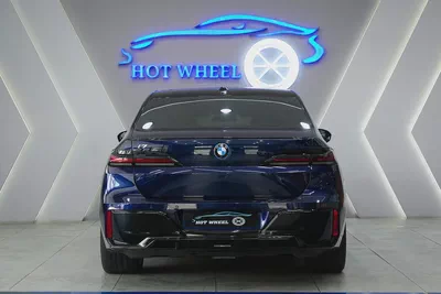 2024 - BMW i7 - Perfect inside and out for 366,000.00 AED-3