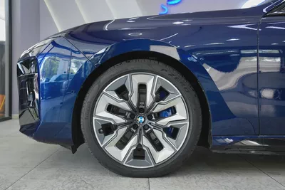 2024 - BMW i7 - Perfect inside and out for 366,000.00 AED-7