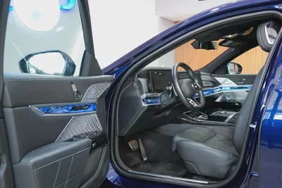 2024 - BMW i7 - Perfect inside and out for 366,000.00 AED-8