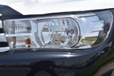 Toyota Hilux-16