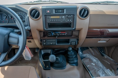 TOYOTA LAND CRUISER 70 LC78-6