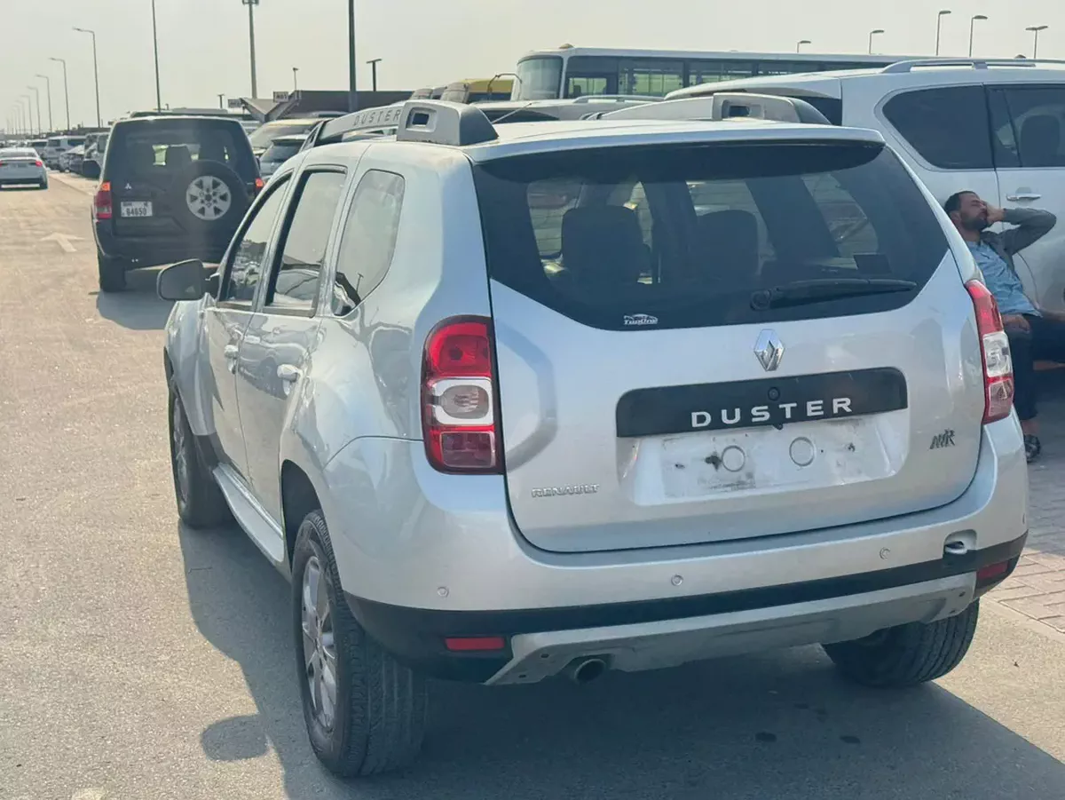 Renult Duster 2017 siber color GCc carln car-4-4