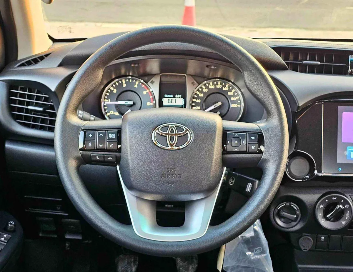 Toyota Hilux GLX WIDE BODY | M/T |  2.4L V4 DIESEL | 3 AIRBAG | COOL BOX | LARGE DVD |  UNDER PROTECTOR STRIPE TAPE B-8-0