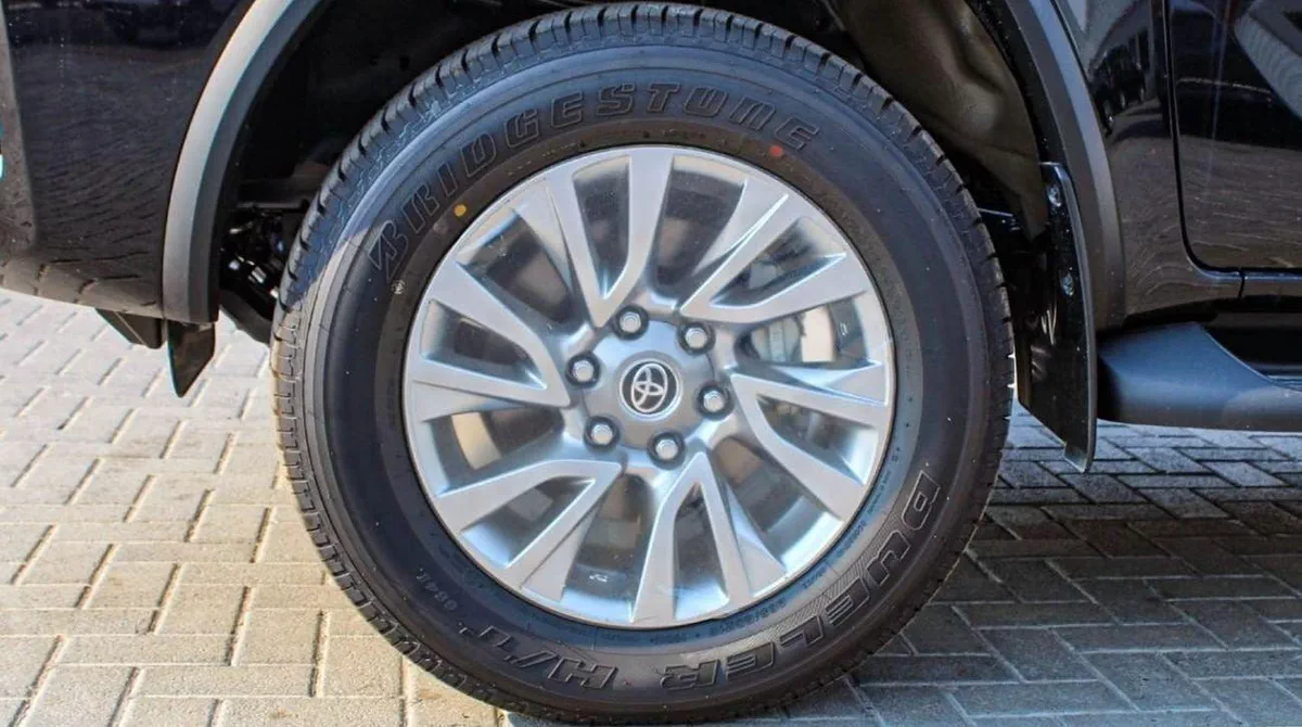 Toyota Fortuner VX2 PLUS FORTUNER VX 2.8L DIESEL 2024-18-0