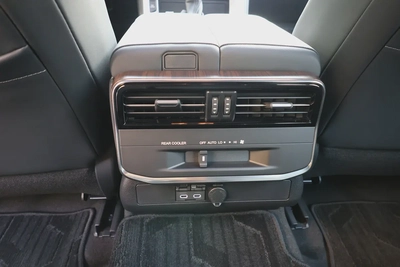 Toyota Land Cruiser LIKE BRAND NEW - TWIN TURBO-GXR-2025-1000KM-GCC SPECS-UNDER WARRANTY ALFOTAIM-15
